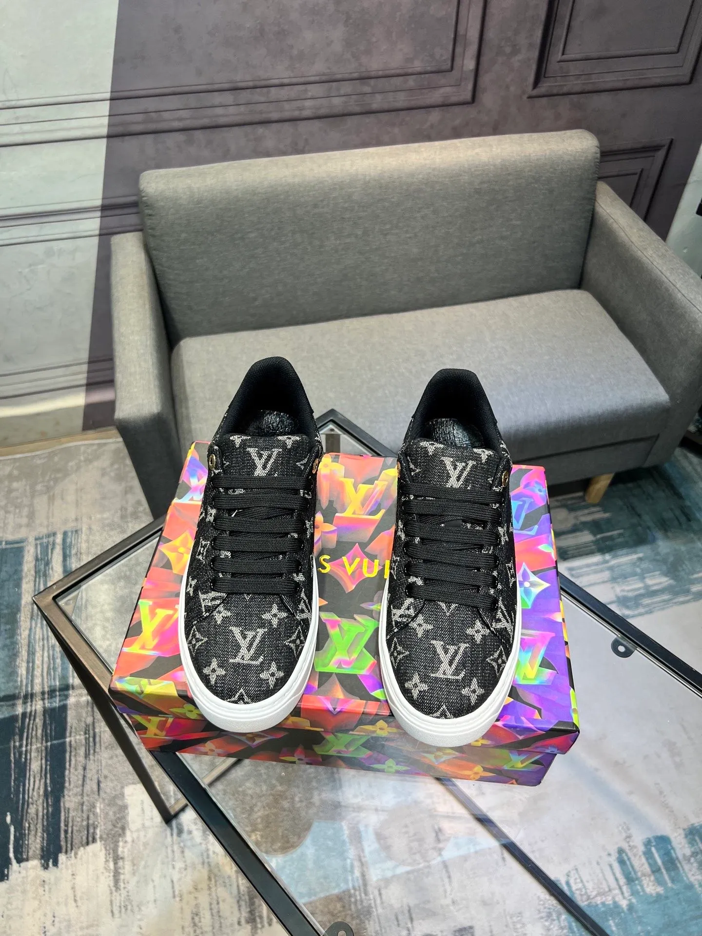 Men's shoes 💰520 LV Louis Vuitton. The latest fashionable casual shoes are popular in physical stores. The new spring and summer comfortable imported custom patent leather plus cowhide, cowhide mesh, and unique jacquard fabric element design. With sheepskin lining, Lv original base, [sun][sun] high-end packaging and high quality💪Details determine quality, welcome to compare🇮🇹Code number 38-44, 45 can be customized